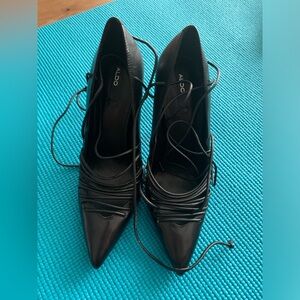 ALDO Size 7 Black Leather Pumps